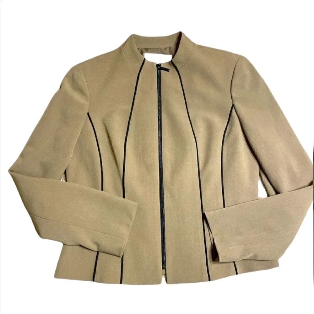 Beige Jones Studio Zip up collarless short Jacket with black piping size 6